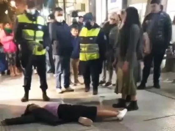 EXORCISMO EN PLENO CENTRO DE SALTA: el diablo se apoderó de una chica en la peatonal