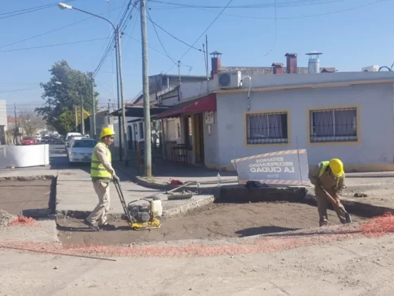 Hormigonaron el pasaje Ceballos al 1.000, altura de Zabala al 600