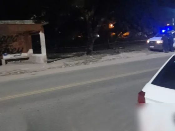Hallaron una persona sin vida detrás de una parada de colectivos