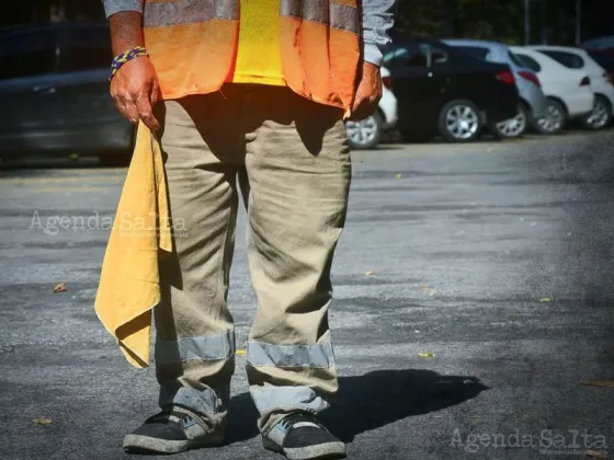 ATREVIDOS: Trapitos denunciados por cobrar hasta MIL pesos bajo amenazas de destrucción del vehículo