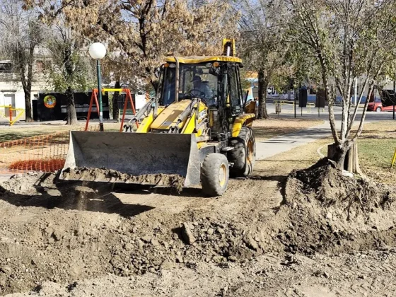 Avanzan las obras de ampliación de desagüe en la plaza Gurruchaga