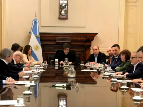 Gobierno de Milei: Análisis de la decisión sobre el gabinete y el consejo de un ministro