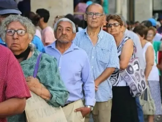 ¿A qué edad se podrán jubilar hombres y mujeres con la Ley de Bases?