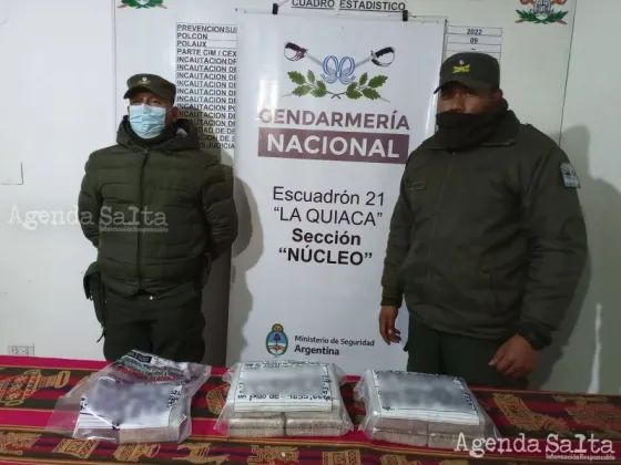 También se le secuestraron 200 dólares estadounidenses, 190 pesos bolivianos, 2.990 pesos argentinos y un teléfono celular.