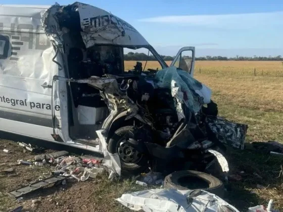 Colisionaron dos vehículos de frente: hay varios heridos