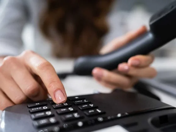 La Línea 102 es un teléfono gratuito de escucha para niñas, niños y adolescentes disponible las 24 hs