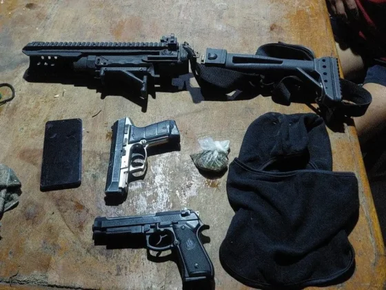 La Brigada de Investigaciones secuestró armas de fuego, vehículos y estupefacientes.