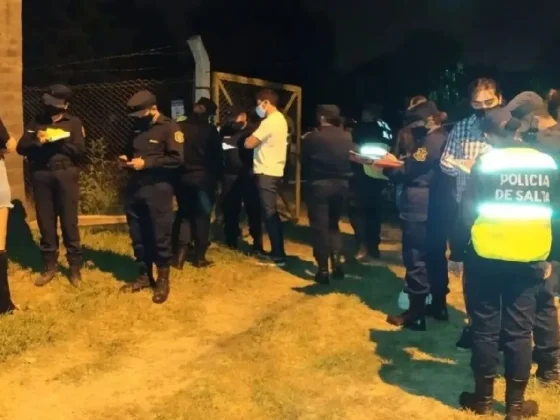 CAPITAL: La policía clausuró dos fiestas clandestinas