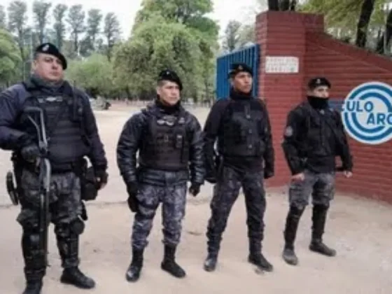 Se supo el nombre del hombre calcinado dentro de una camioneta y realizan varios allanamientos