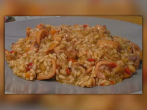 Arroz con calamares al vino blanco