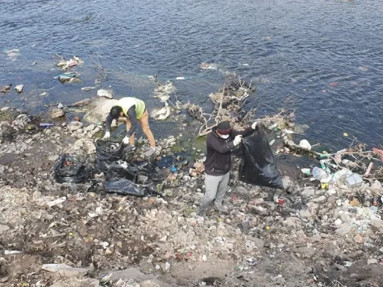 Se limpiaron las márgenes del río Arenales a la altura de Ceferino