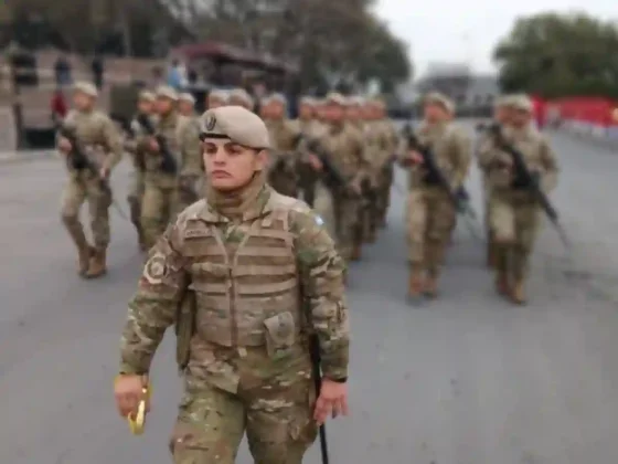 Salta celebró el primer desfile cívico militar femenino