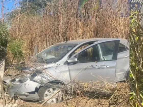 Salteña perdió el control y cayó al vacío en la bajada de Grand Bourg