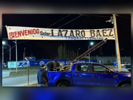 El delincuente kirchnerista Lázaro Báez mandó a hacerse un pasacalle de bienvenida en su arresto domiciliario en Santa Cruz