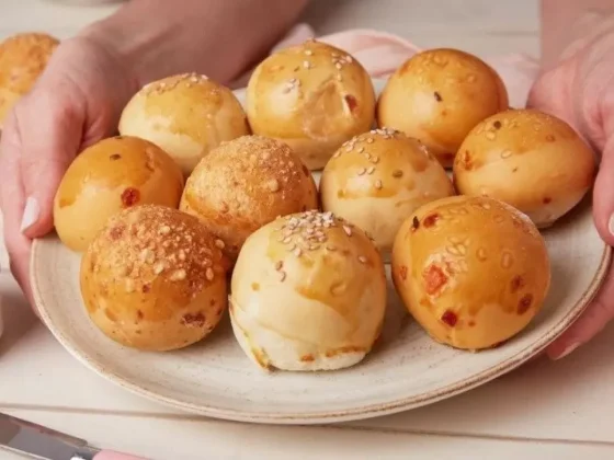Pancitos saborizados de cebolla y orégano: la imperdible receta para "picar algo"