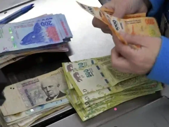 Los salarios se recuperaron en mayo, pero a nivel anual siguen en caída