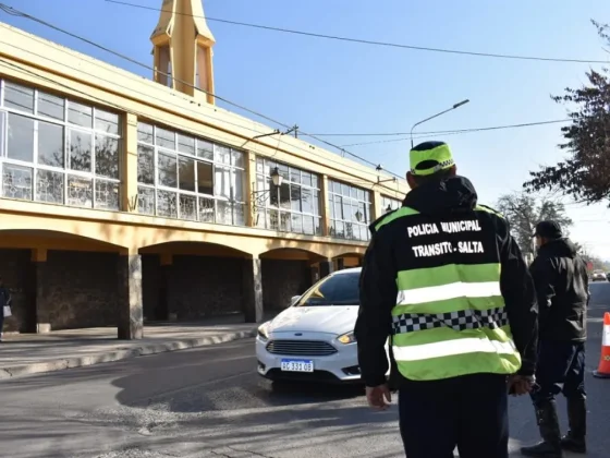 Tránsito trabaja en la zona del Templete San Cayetano por el comienzo de la novena