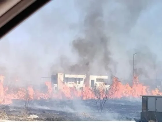 Incendio en San Lorenzo chico pone en peligro nuevas construcciones