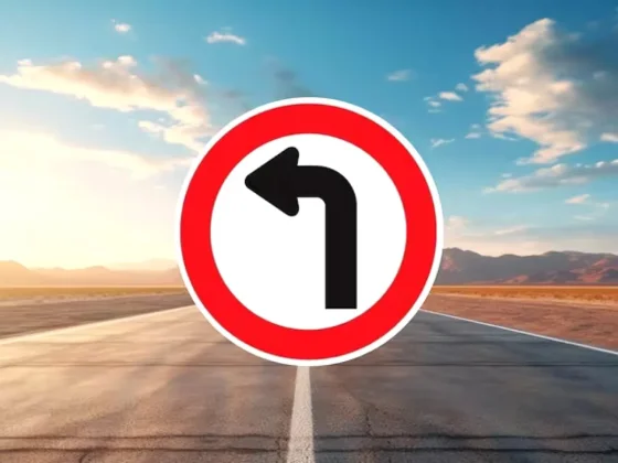 Qué significa la señal de tránsito con una flecha encorvada apuntando hacia la izquierda