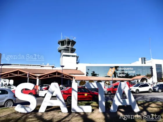 Los vuelos están siendo desviados al Aeropuerto de Jujuy. Para más información contactá a la línea aérea con la que viajas.