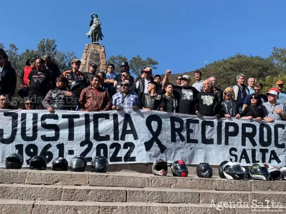 “Queremos que se aclare la muerte del profesor, que los bolivianos nos den el mismo trato que nosotros a ellos", adujeron.