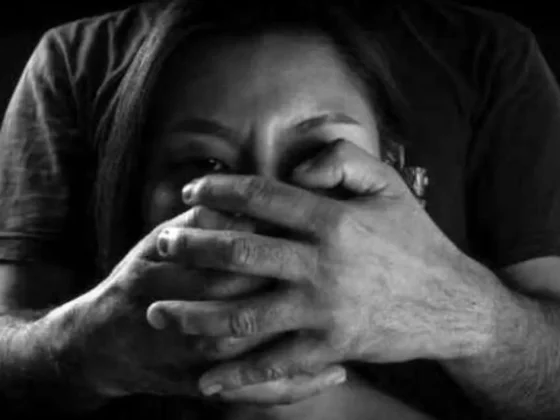 Fue juzgado por lesionar a su pareja e incumplir las restricciones impuestas