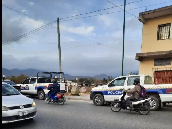 Mujer se habría arrojado de un puente