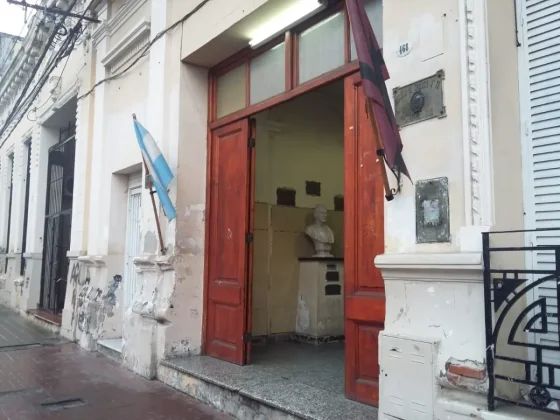 Escándalo en la escuela Arturo Illia: el director fue separado del cargo por presunta malversación de fondos