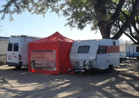 Turistas que acampan en el Balneario Xamena fueron asaltados