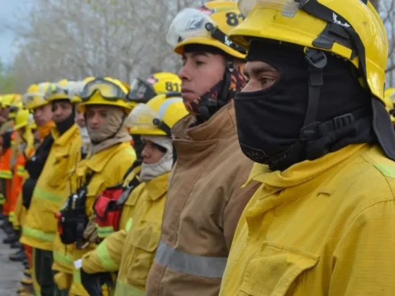 Bomberos voluntarios de Salta, Jujuy, Catamarca, Tucumán y Santiago del Estero realizan entrenamientos para combatir incendios forestales
