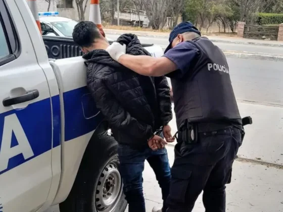 Hinchas uruguayos detenidos por robar bebidas en Metán