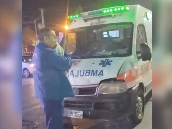 Brutal impacto entre una ambulancia que iba en código rojo y un particular