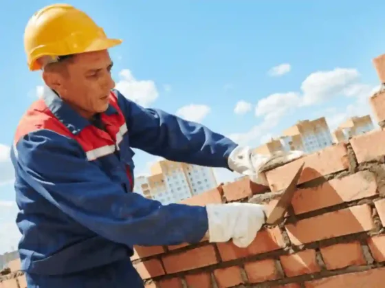 ¿Cuánto va a cobrar con aumento un albañil en septiembre de 2024?
