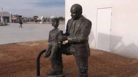 "Pepito" y su gran amigo Rodolfo Aredes van a tener su escultura para el Día del Niño