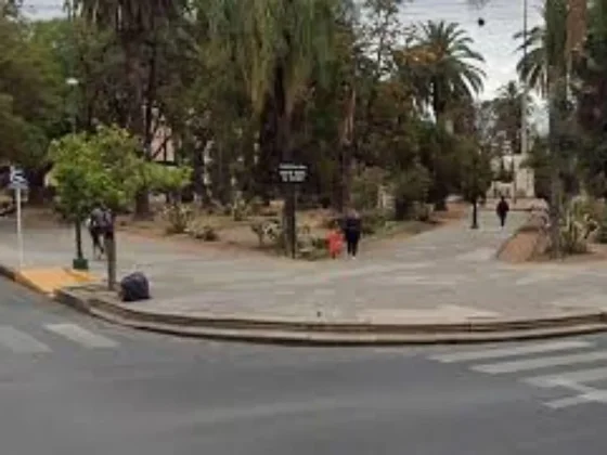 Chorro le arrebató el celular en pleno microcentro y lo dañó cuando era perseguido