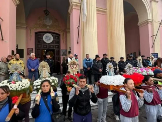 Más de 2 mil fieles participaron de la “Peregrinación Azul de la Policía de Salta”