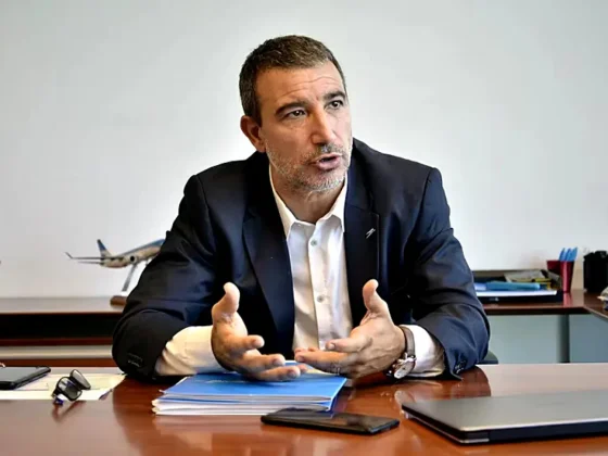 El presidente de Aerolíneas Argentinas calificó el paro como "salvaje" y reveló cuánto ganan los pilotos