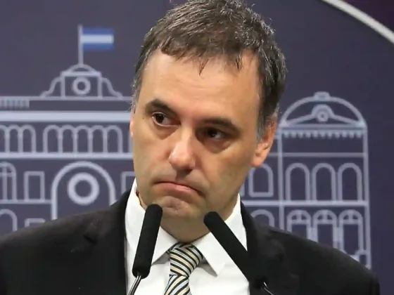 El Gobierno se distanció del senador libertario que contrató asesores para hacer campaña