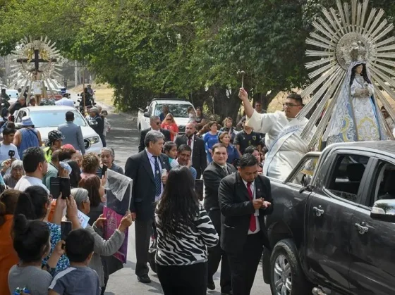 Se cumplió una nueva procesión de las imágenes peregrinas del Señor y la Virgen del Milagro