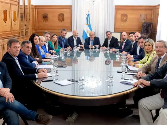 Sin la presencia de Milei, Francos y Sturzenegger reciben a un grupo de diputados nacionales en Casa Rosada