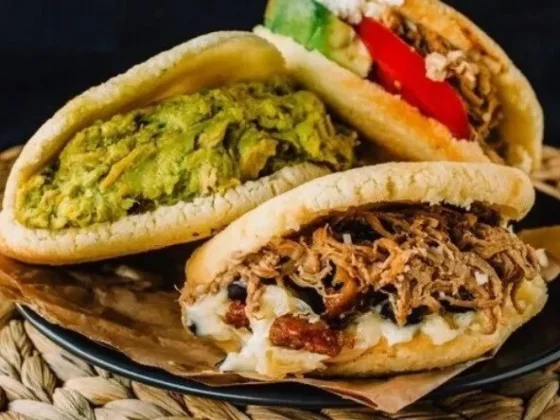 Receta de arepas venezolanas y 5 opciones de relleno imperdibles