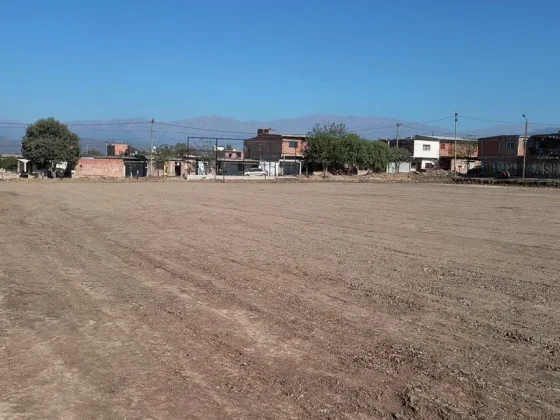 Se acondicionó la cancha de fútbol de barrio El Cambio