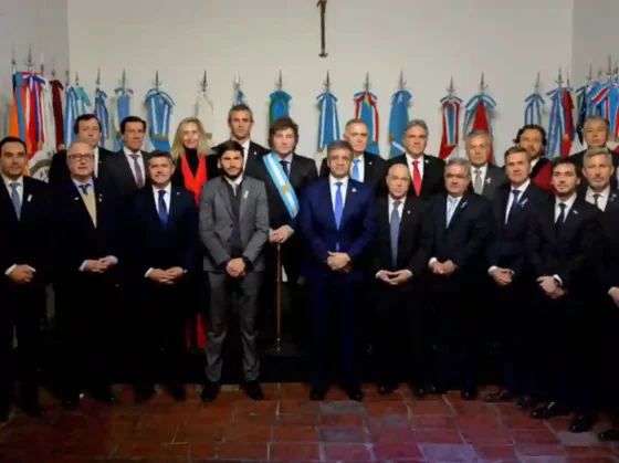 Gobernadores aliados empezaron a negociar obras y préstamos para que el ajuste que exige Milei no los afecte en el año electoral