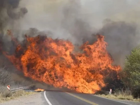 Incendios: hay 4 focos activos, la ruta 38 está cortada y al menos 30 personas fueron evacuadas