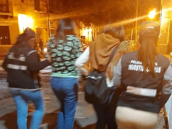 Barrio Castañares: "Dormidoras" le robaron a dos amigos sus celulares, parlantes y una PlayStation