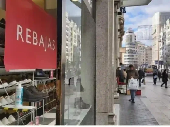 La confianza del consumidor bajó casi 6% en septiembre y anotó la tercera caída en el año