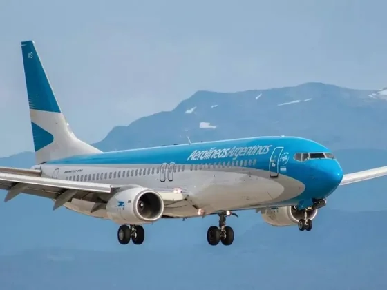 El Gobierno busca acelerar el debate legislativo sobre la privatización de Aerolíneas Argentinas con un decreto de Javier Milei