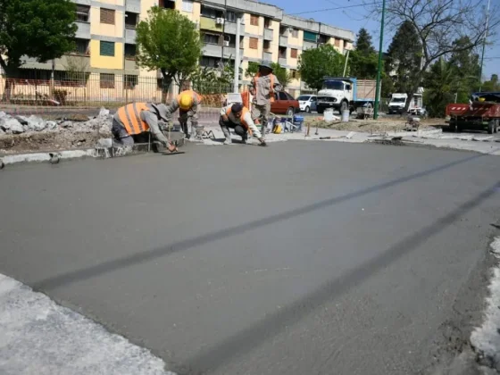 Comenzó la colocación de nuevo hormigón en la Av. República del Líbano