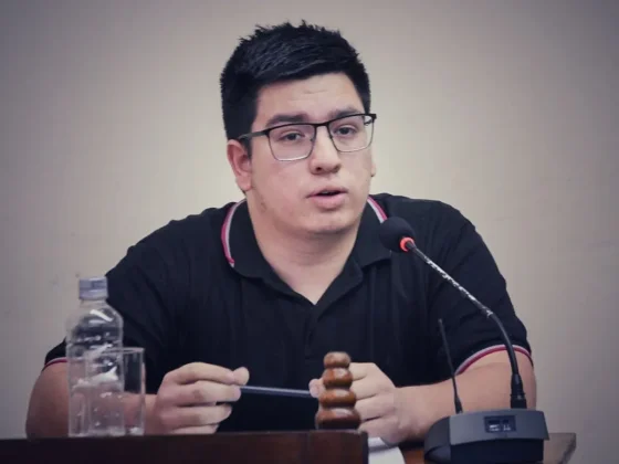 López: "No estamos en contra de la educación pública sino de los degenerados fiscales que quieren que todo explote"