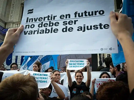 El gobierno otorgará un aumento de 6,8% a docentes universitarios
